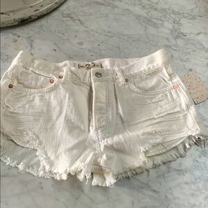 Free people 27 high waisted jean Denim Frayed Hem Shorts distressed holes white